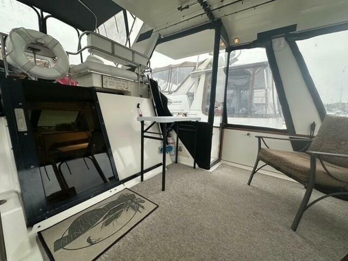 1989 Sea Ray 380 Aft Cabin Photo 16 of 52