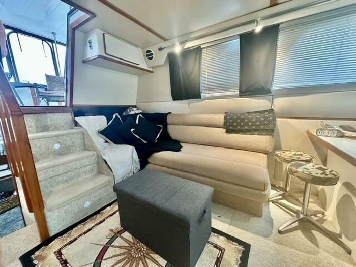 1989 Sea Ray 380 Aft Cabin Photo 27 of 52