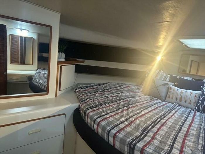 1989 Sea Ray 380 Aft Cabin Photo 37 of 52