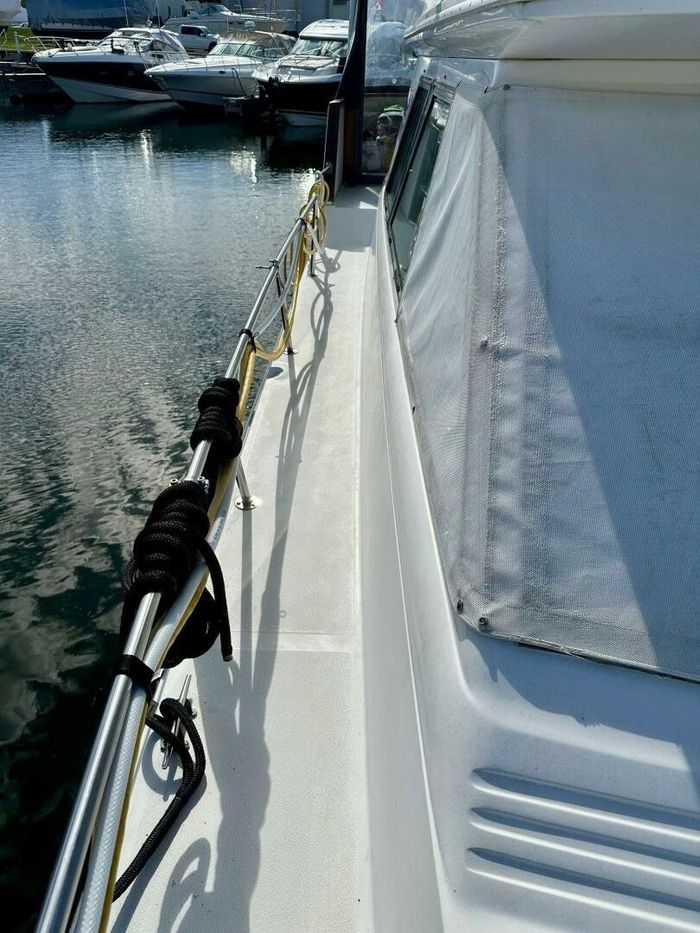 1989 Sea Ray 380 Aft Cabin Photo 8 of 52