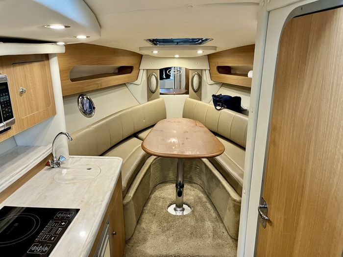 2014 Rinker 290 Express Cruiser Photo 22 of 38