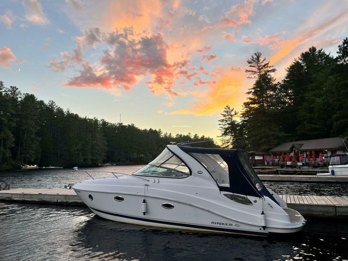 2014 Rinker 290 Express Cruiser Photo 2 of 38