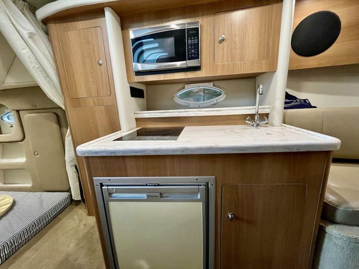 2014 Rinker 290 Express Cruiser Photo 24 of 38
