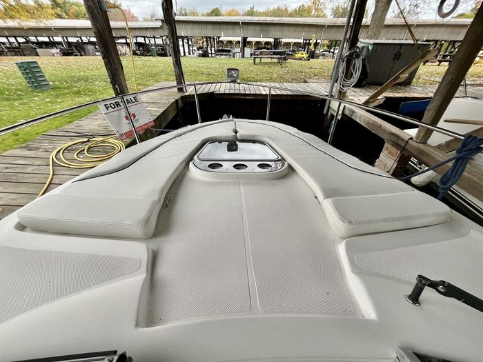 2014 Rinker 290 Express Cruiser Photo 18 of 38