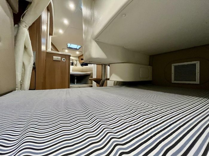 2014 Rinker 290 Express Cruiser Photo 33 of 38