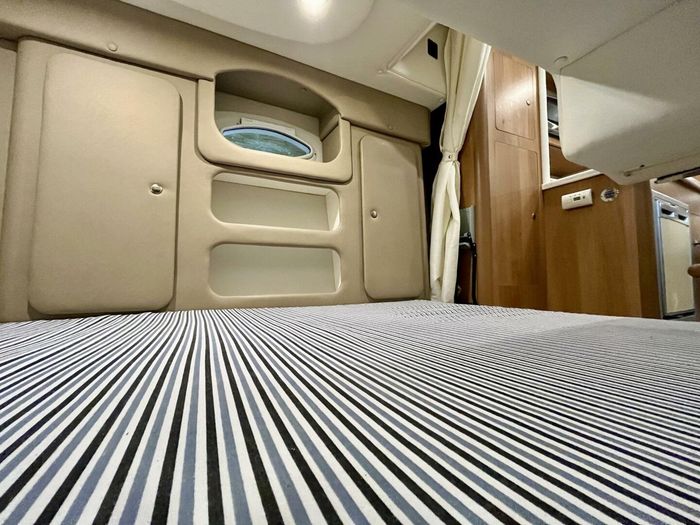 2014 Rinker 290 Express Cruiser Photo 34 of 38