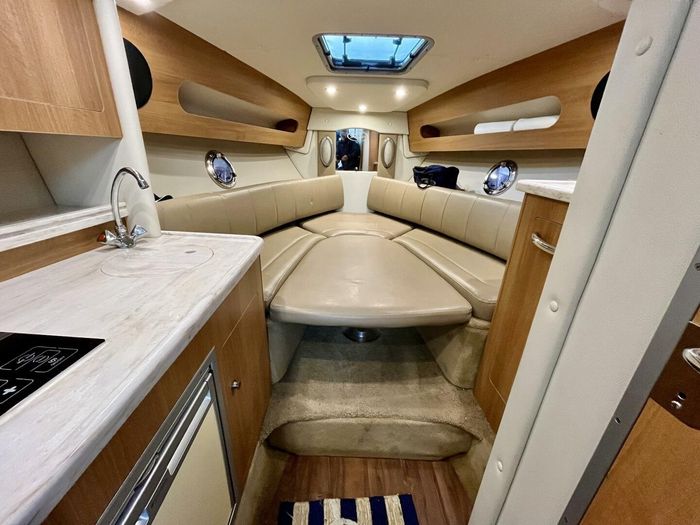 2014 Rinker 290 Express Cruiser Photo 21 of 38