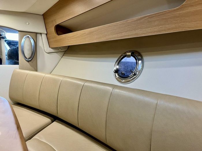 2014 Rinker 290 Express Cruiser Photo 27 of 38