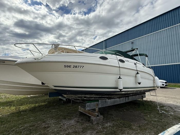 2000 Sea Ray 240 Sundancer Photo 8 of 39