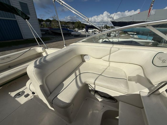 2000 Sea Ray 240 Sundancer Photo 22 of 39