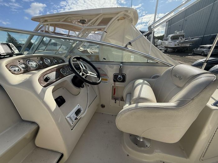 2000 Sea Ray 240 Sundancer Photo 23 of 39