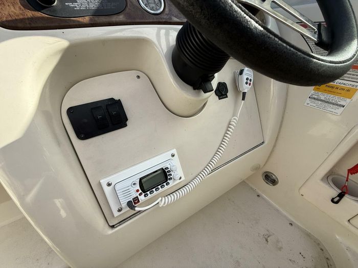 2000 Sea Ray 240 Sundancer Photo 24 of 39
