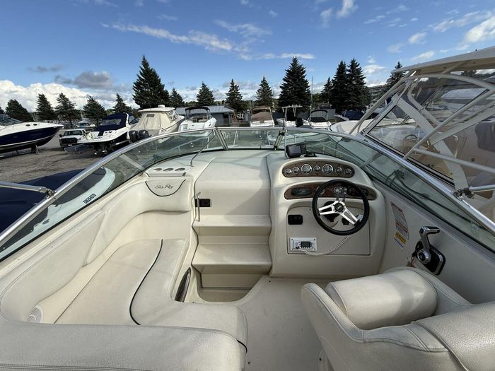 2000 Sea Ray 240 Sundancer Photo 26 of 39