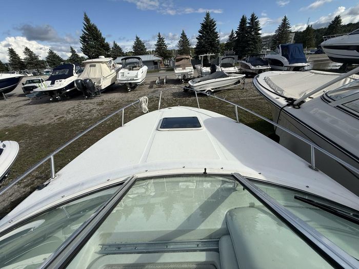 2000 Sea Ray 240 Sundancer Photo 35 of 39