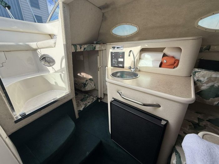 2000 Sea Ray 240 Sundancer Photo 28 of 39