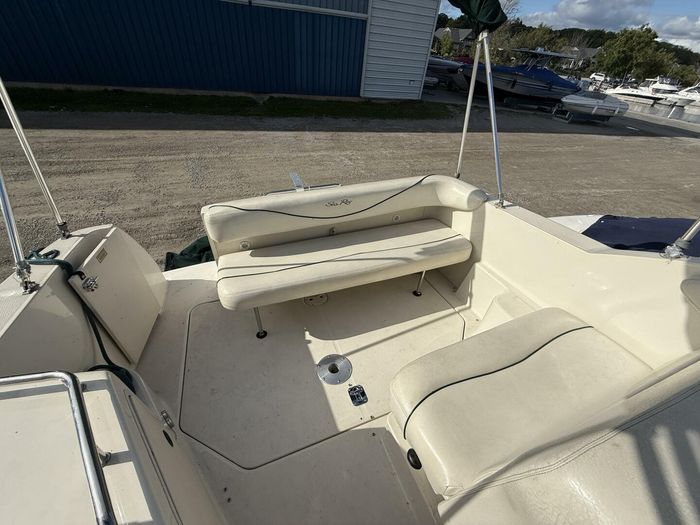 2000 Sea Ray 240 Sundancer Photo 21 of 39