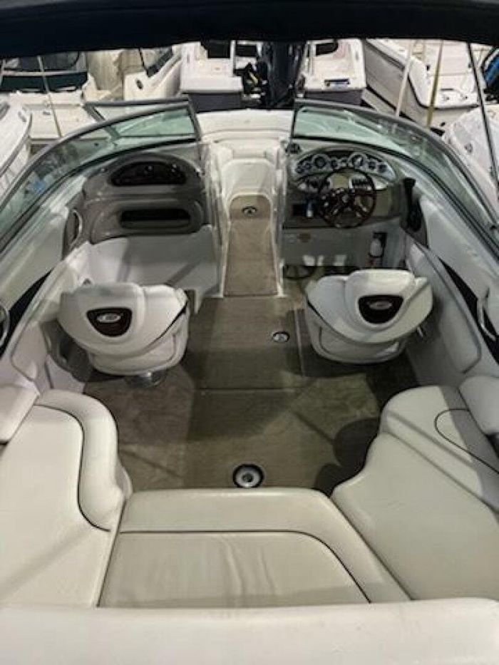 2007 Crownline 230LS Photo 5 sur 9