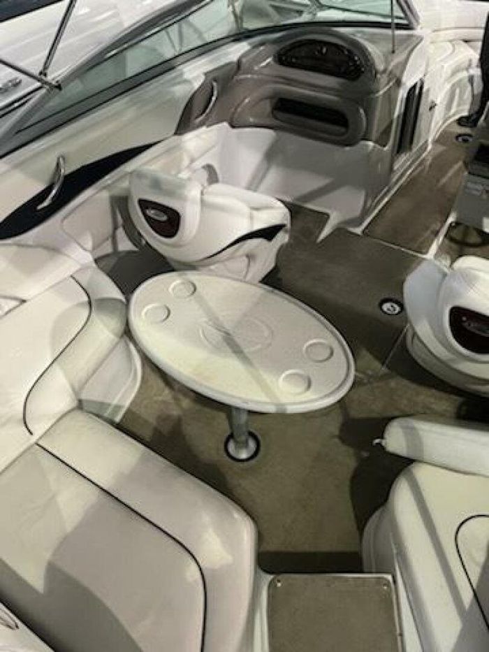 2007 Crownline 230LS Photo 4 sur 9