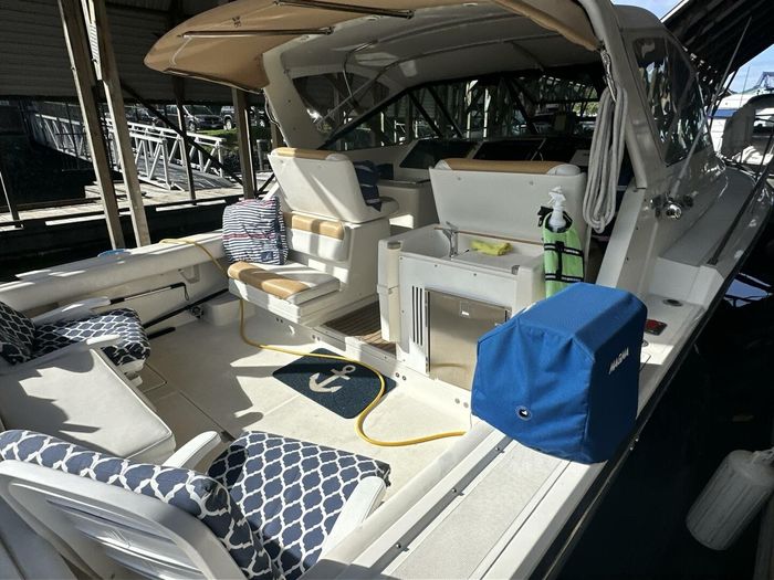 1988 Tiara 3300 Open Photo 9 sur 30