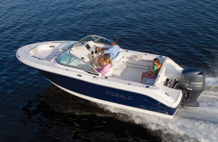 2017 Robalo R207 Photo 24 of 37