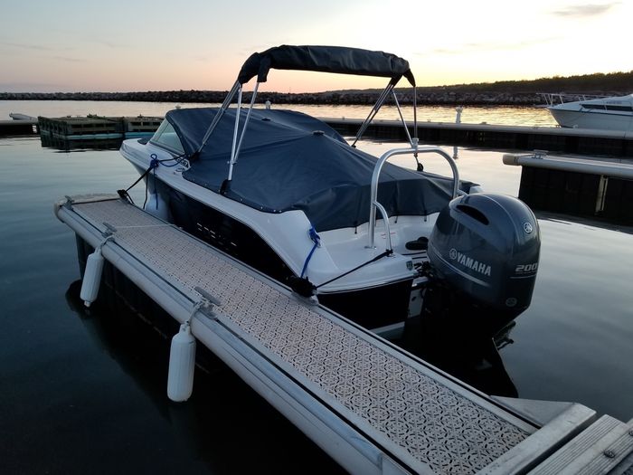 2017 Robalo R207 Photo 6 of 37