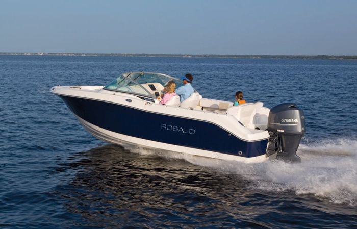 2017 Robalo R207 Photo 26 of 37