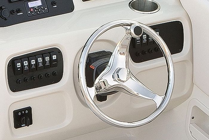 2017 Robalo R207 Photo 13 of 37