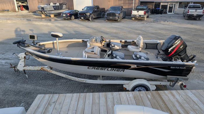2002 Crestliner 1850 Fish Hawk 150 Merc Photo 5 of 23