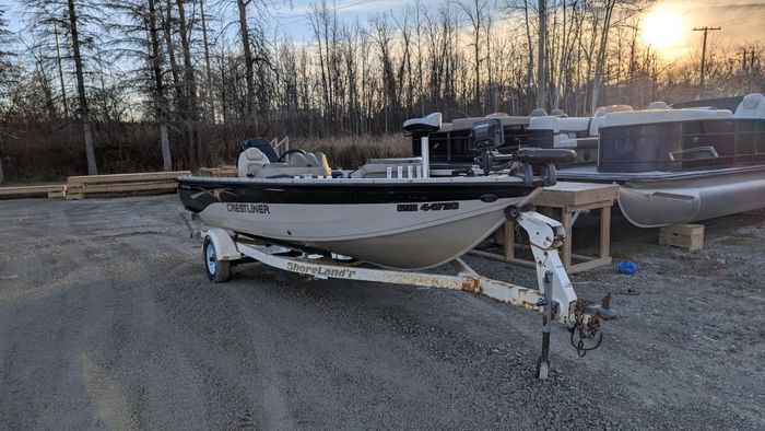 2002 Crestliner 1850 Fish Hawk 150 Merc Photo 2 of 23
