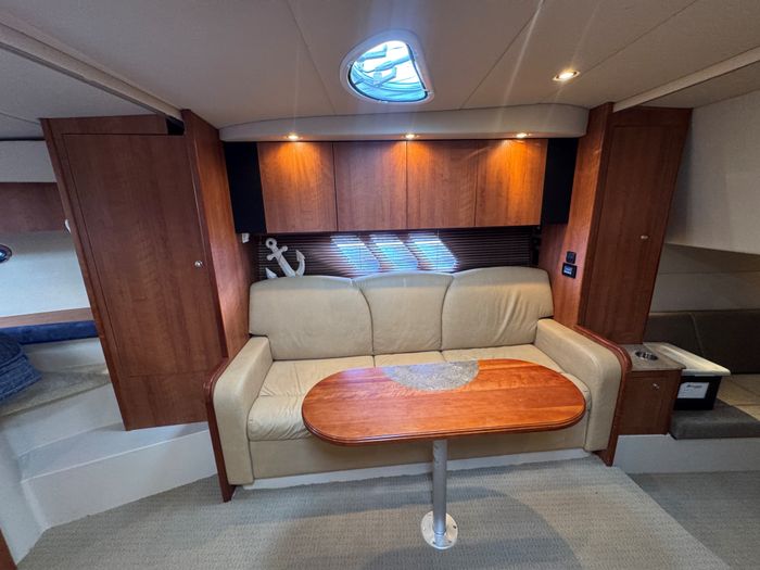 2008 Cruisers Yachts 360 Express Photo 4 of 22