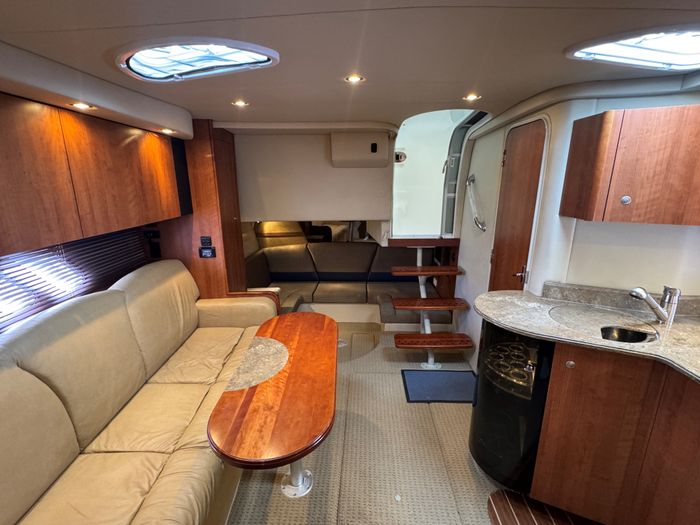 2008 Cruisers Yachts 360 Express Photo 7 of 22