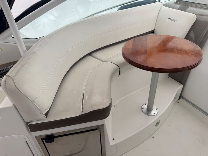 2008 Cruisers Yachts 360 Express Photo 14 of 22