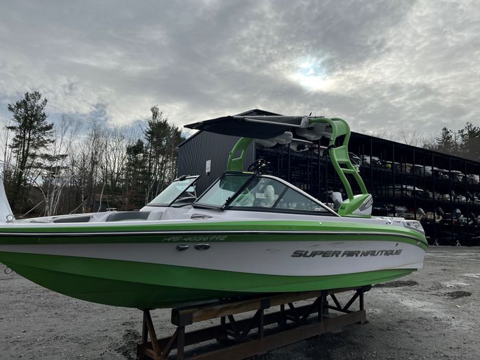 2013 Nautique 210 Photo 2 of 6