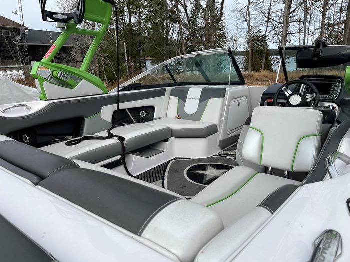 2013 Nautique 210 Photo 3 of 6
