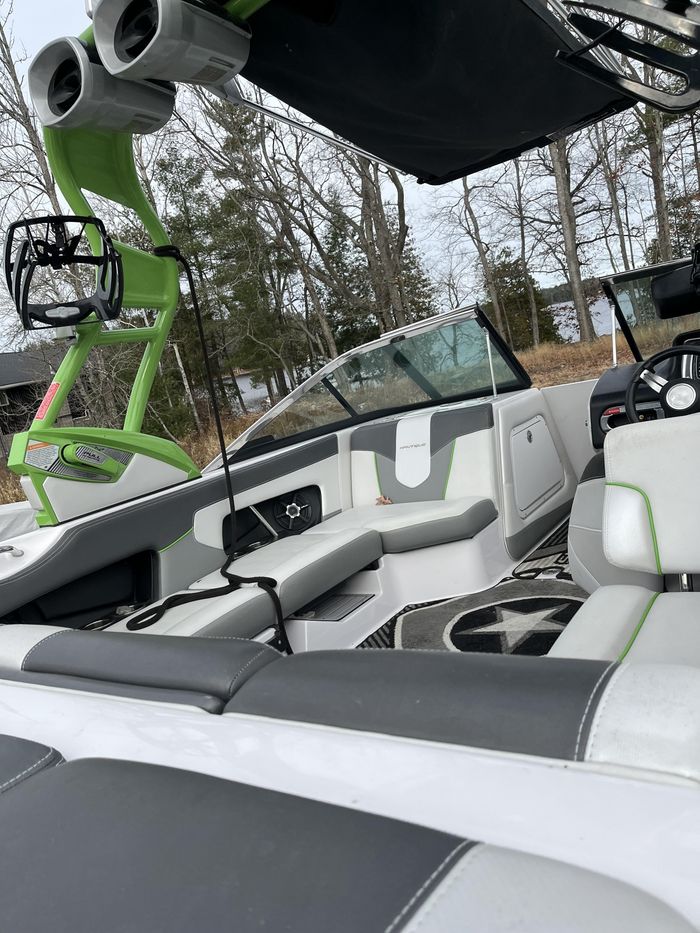 2013 Nautique 210 Photo 5 of 6