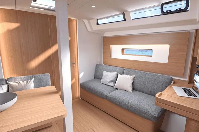 2025 Beneteau First 44 Photo 6 of 7