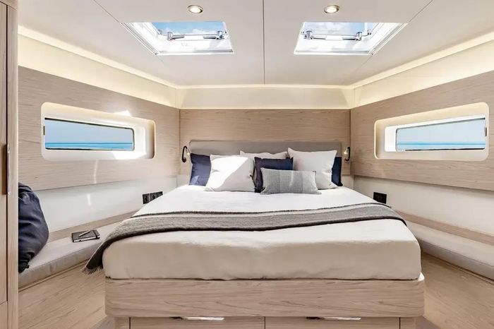 2025 Beneteau Oceanis 54 Photo 11 of 14