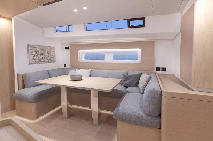 2025 Beneteau Oceanis 54 Photo 12 of 14