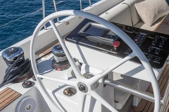 2025 Beneteau Oceanis 54 Photo 7 of 14