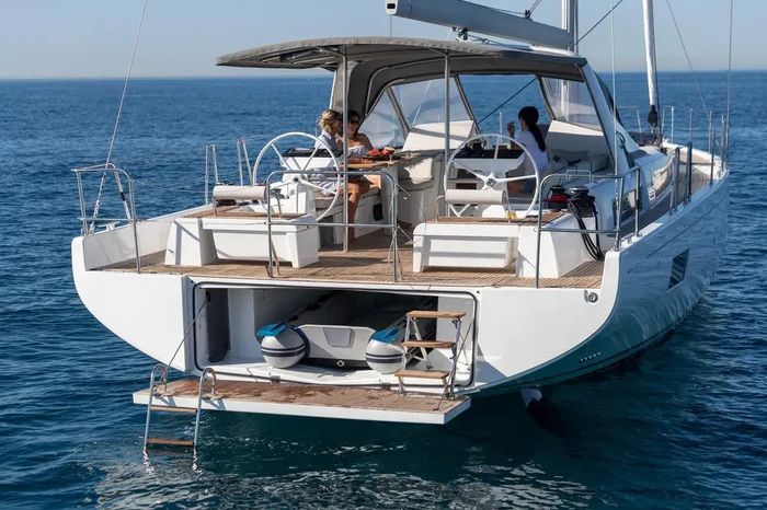 2025 Beneteau Oceanis 54 Photo 4 of 14