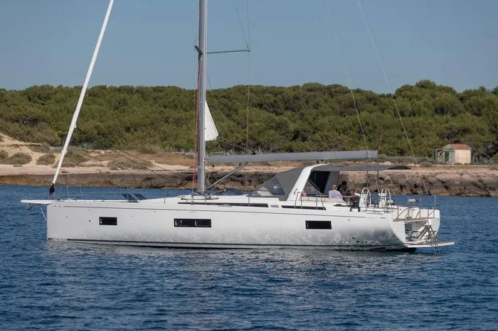 2025 Beneteau Oceanis 54 Photo 2 of 14