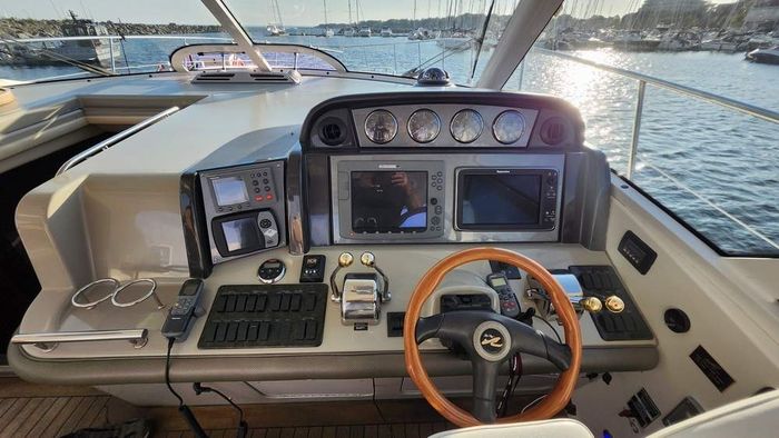 2007 Sea Ray 480 Sundancer MC Photo 7 of 41