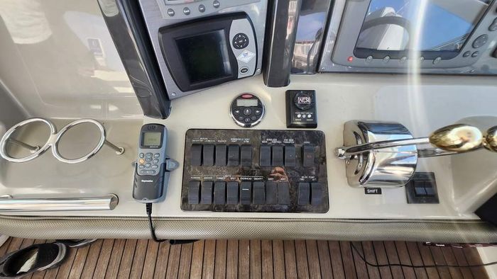 2007 Sea Ray 480 Sundancer MC Photo 8 of 41