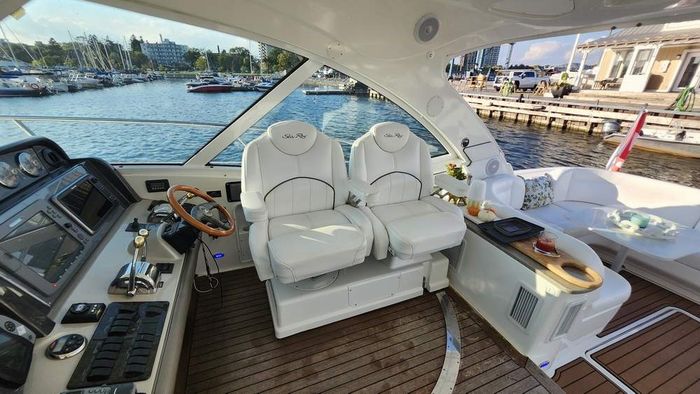2007 Sea Ray 480 Sundancer MC Photo 12 of 41