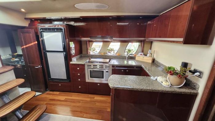 2007 Sea Ray 480 Sundancer MC Photo 28 of 41