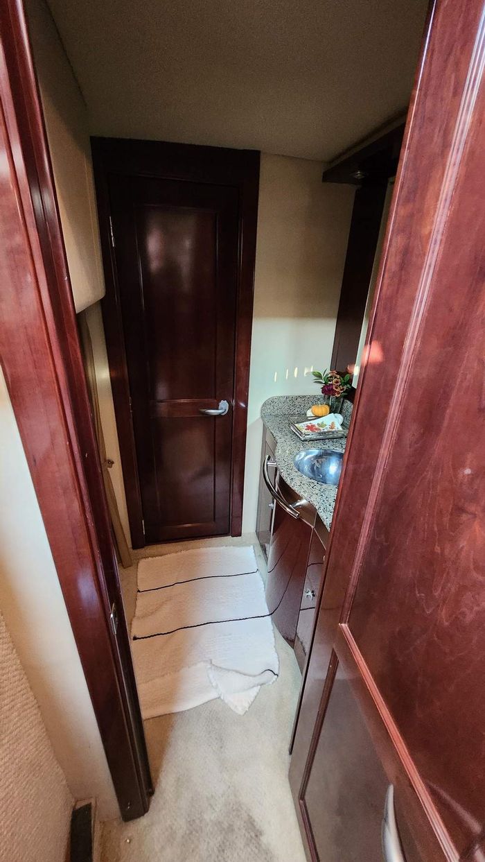 2007 Sea Ray 480 Sundancer MC Photo 29 of 41