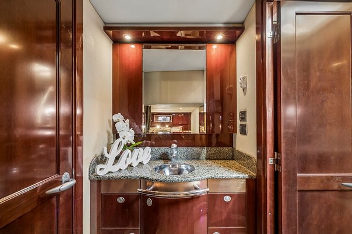 2007 Sea Ray 480 Sundancer MC Photo 55 of 63
