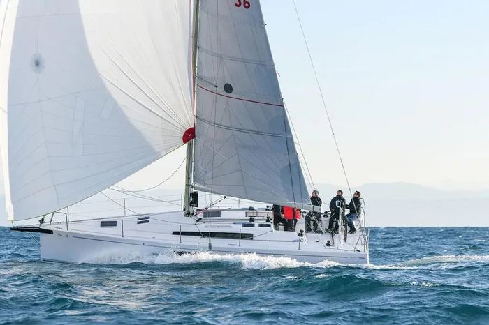 2025 Beneteau First 36 Photo 4 of 9