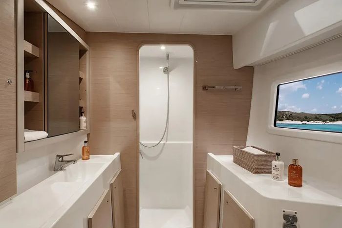 2025 Lagoon 42 Millenium Photo 11 of 13