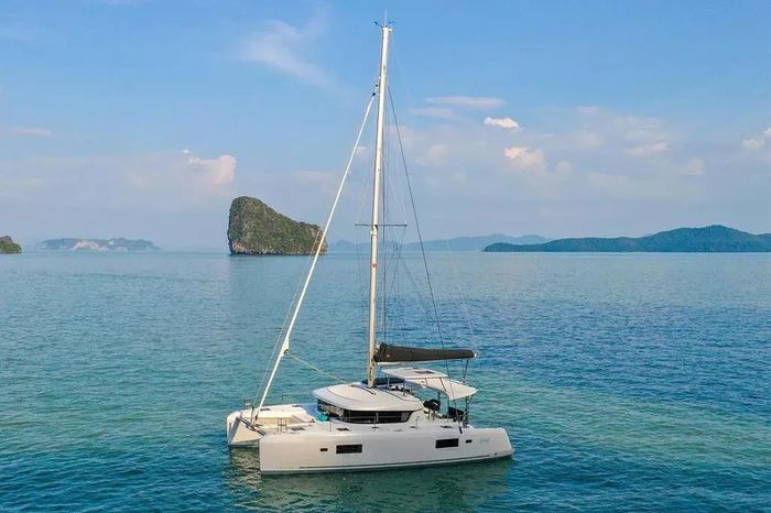 2025 Lagoon 42 Millenium Photo 2 of 13